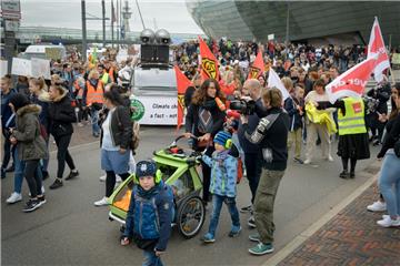 &quot;Fridays For Future&quot;: Demonstration in Bremerhaven.  Foto: Schimanke