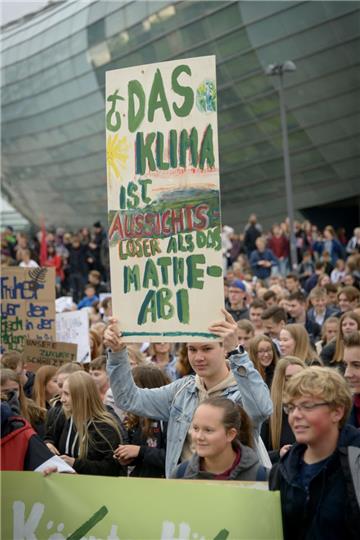 &quot;Fridays For Future&quot;: Demonstration in Bremerhaven.  Foto: Schimanke