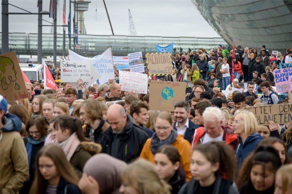 &quot;Fridays For Future&quot;: Demonstration in Bremerhaven.  Foto: Schimanke
