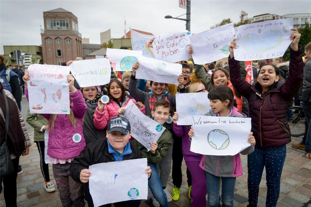 &quot;Fridays For Future&quot;: Demonstration in Bremerhaven.  Foto: Schimanke