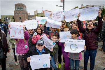 &quot;Fridays For Future&quot;: Demonstration in Bremerhaven.  Foto: Schimanke