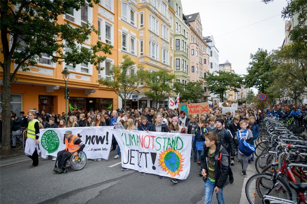 &quot;Fridays For Future&quot;: Demonstration in Bremerhaven.  Foto: Schimanke