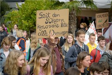 &quot;Fridays For Future&quot;: Demonstration in Bremerhaven.  Foto: Schimanke