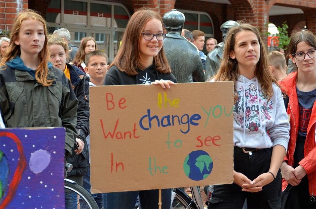 &quot;Fridays for Future&quot;: Die Ortsgruppe Zeven stellte am Nachmittag zum z...