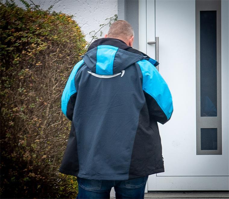 Rabatte und Schnäppchen: Rund um den Black Friday und den Amazon Prime Day bestellen auch die Menschen in der Region Bremerhaven besonders viel.