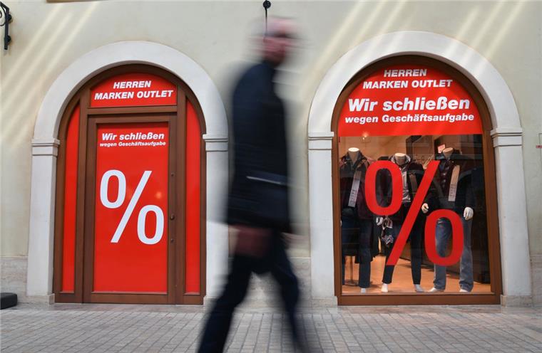 Räumungsverkauf: Im Mediterraneo in Bremerhaven stehen mehrere Geschäfte vor der Aufgabe. Im Herbst besteht das Center zehn Jahre.