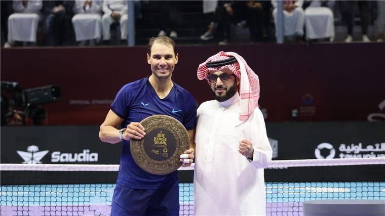 Becker spricht Klartext über „Sorgenkind“ Zverev Rafael Nadal (l) war bei der Turnier-Premier im Vorjahr noch als Spieler dabei.