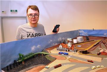 Ralf Tönjes hat seine Modelleisenbahn um den Themenschwerpunkt Blexen erweitert. Die Ausstellung ist in Nordenham an den Adventswochenenden in der Marktstraße 1 zu sehen.