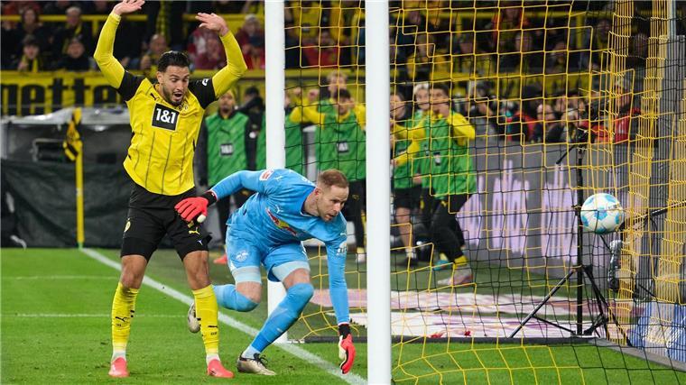 Ramy Bensebaini bejubelt den Dortmunder Siegtreffer.