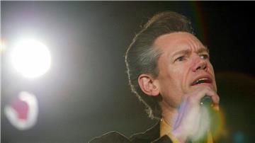 Randy Travis meldet sich nach einer längeren krankheitsbedingten Pause zurück.