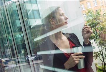 Raus zum Rauchen? Das gilt als Unterbrechung der Arbeitszeit.