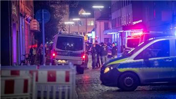 Razzia am Dienstagabend in der Bremerhavener Lessingstraße. 
