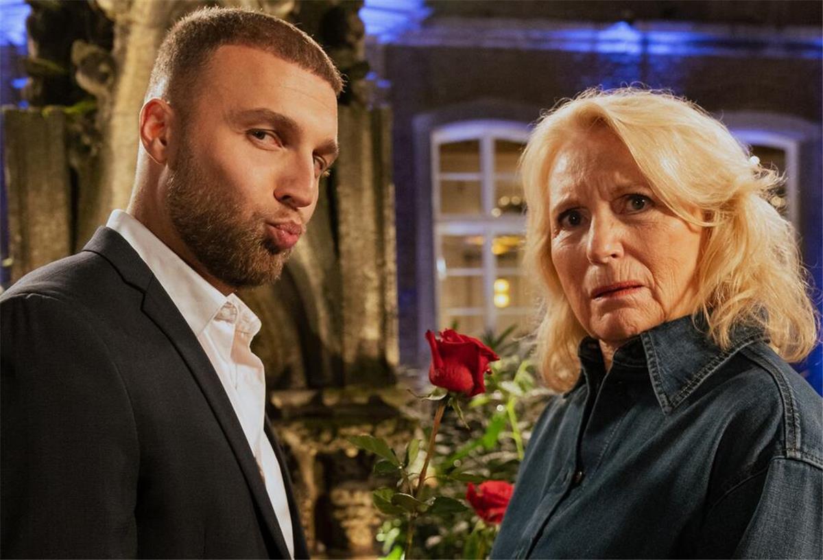 Kabarettistin in der Kotzfrucht-Hölle: „Kroymann“ ist zurück Realitystar Filip Pavlović und Satirikerin Maren Kroymann haben zusammen gedreht.