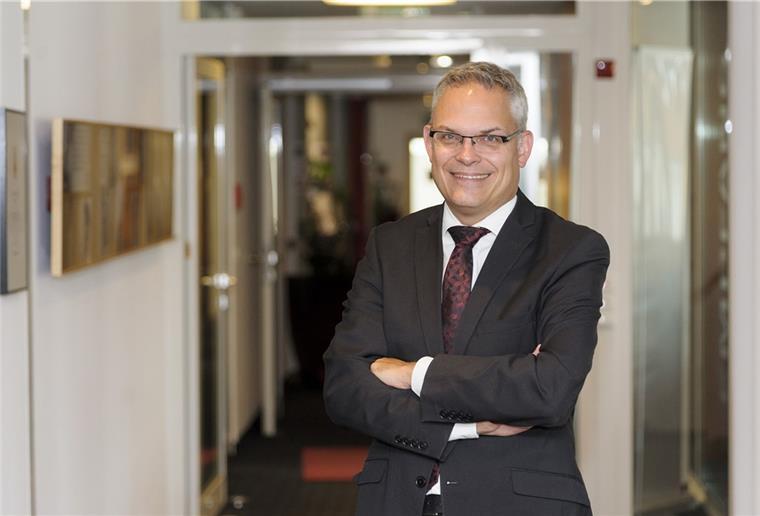 Rechtsanwalt Renke Havekost von der Kanzlei Dr. Schmel.