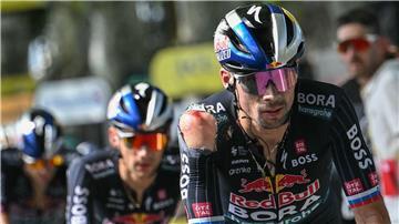 Red Bull-BORA-hansgrohe-Kapitän Primoz Roglic stürzte kurz vor dem Ziel schwer.