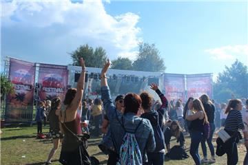 Regen? Egal!!! Partyalarm am Spadener See beim Summer Beach Festival.