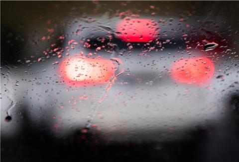 Regen und Schneeregen haben in der Nacht und am Morgen wieder für Glätte auf den Straßen gesorgt.