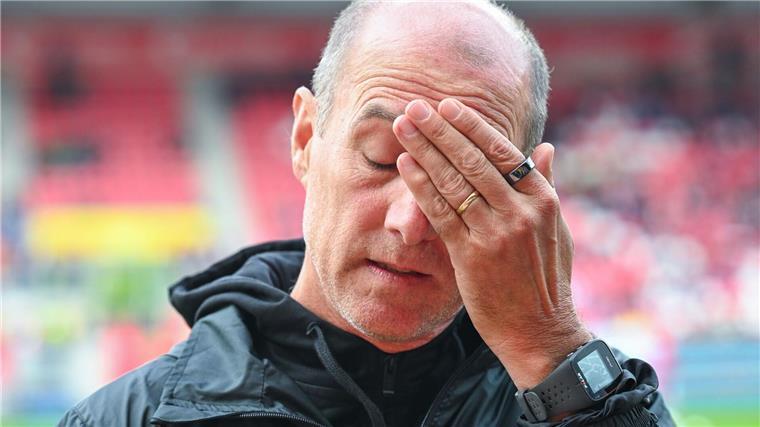 Regensburgs Trainer Joe Enochs.