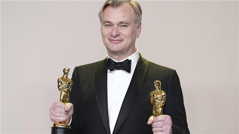 Regisseur Christopher Nolan war mit seinem Epos „Oppenheimer“ großer Sieger des Abends.