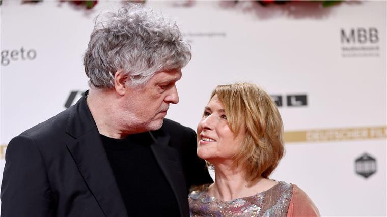 Film über das Leben: „Sterben“ gewinnt Deutschen Filmpreis Regisseur Matthias Glasner und Schauspielerin Corinna Harfouch auf dem roten Teppich.