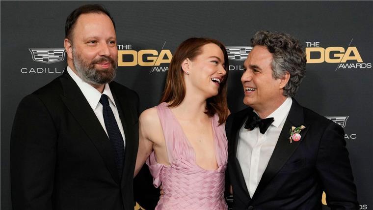 Christopher Nolan mit US-Regiepreis ausgezeichnet Regisseur Yorgos Lanthimos (l-r) mit den Darstellern Emma Stone und Mark Ruffalo bei der Verleihung der Directors Guild of America Awards (DGA) Awards.