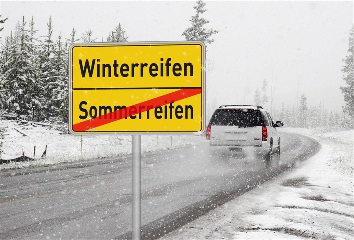 Bei der Kälte auf genug Frostschutz fürs Auto achten