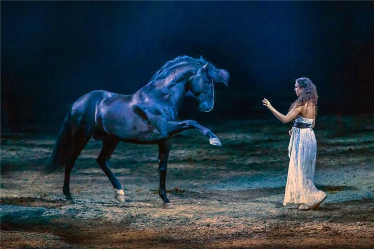 Im Galopp durch orientalische Welten: Reitshow Cavalluna gastiert in Bremen Reitshow Cavalluna gastiert mit „Legende der Wüste“ in der ÖVB-Arena in Bremen.