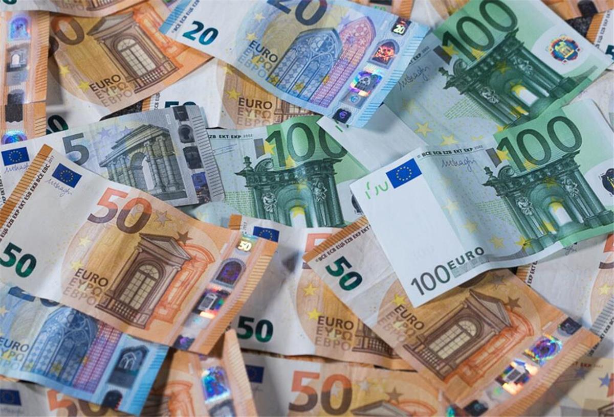 9.050 Milliarden Euro: So reich sind Deutschlands Haushalte – zumindest manche Mehr als 9 Billionen Euro Geldvermögen – aber ungleich verteilt. Warum Aktienbesitzer profitieren und Sparer an Kaufkraft verlieren.