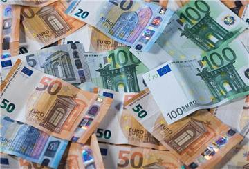 Mehr als 9 Billionen Euro Geldvermögen – aber ungleich verteilt. Warum Aktienbesitzer profitieren und Sparer an Kaufkraft verlieren.