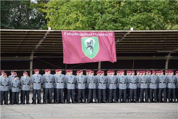 Rekruten des Fallschirmjägerregiments 31 aus Seedorf. 