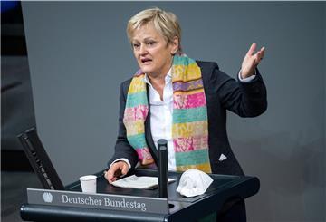Renate Künast (Bündnis 90/Die Grünen) spricht bei der Plenarsitzung im Deutschen Bundestag. 