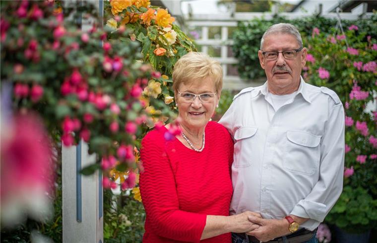 Renate und Jörg Simon aus Bremerhaven-Lehe feiern ihre diamantene Hochzeit. 