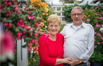 Renate und Jörg Simon aus Bremerhaven-Lehe feiern ihre diamantene Hochzeit. 