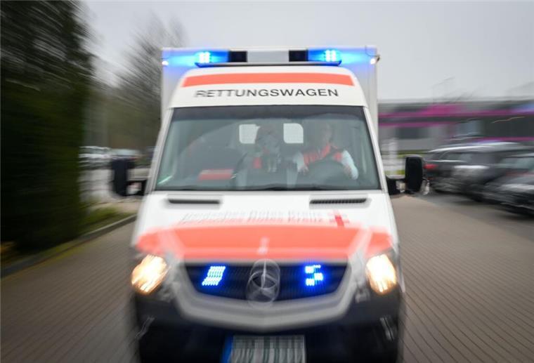 Rettungswagen im Einsatz (Symbolbild)