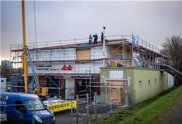 Richtfest im Vereinsheim des Bremerhavener Rudervereins nach Brand im Sommer 2021.