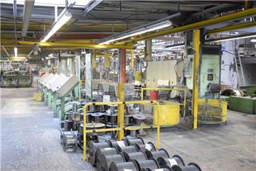 Rien ne va plus – nichts geht mehr. In der Drahtseilerei in Bremerhaven stehen die Maschinen still. Hier werden ab sofort keine Drahtseile mehr produziert.