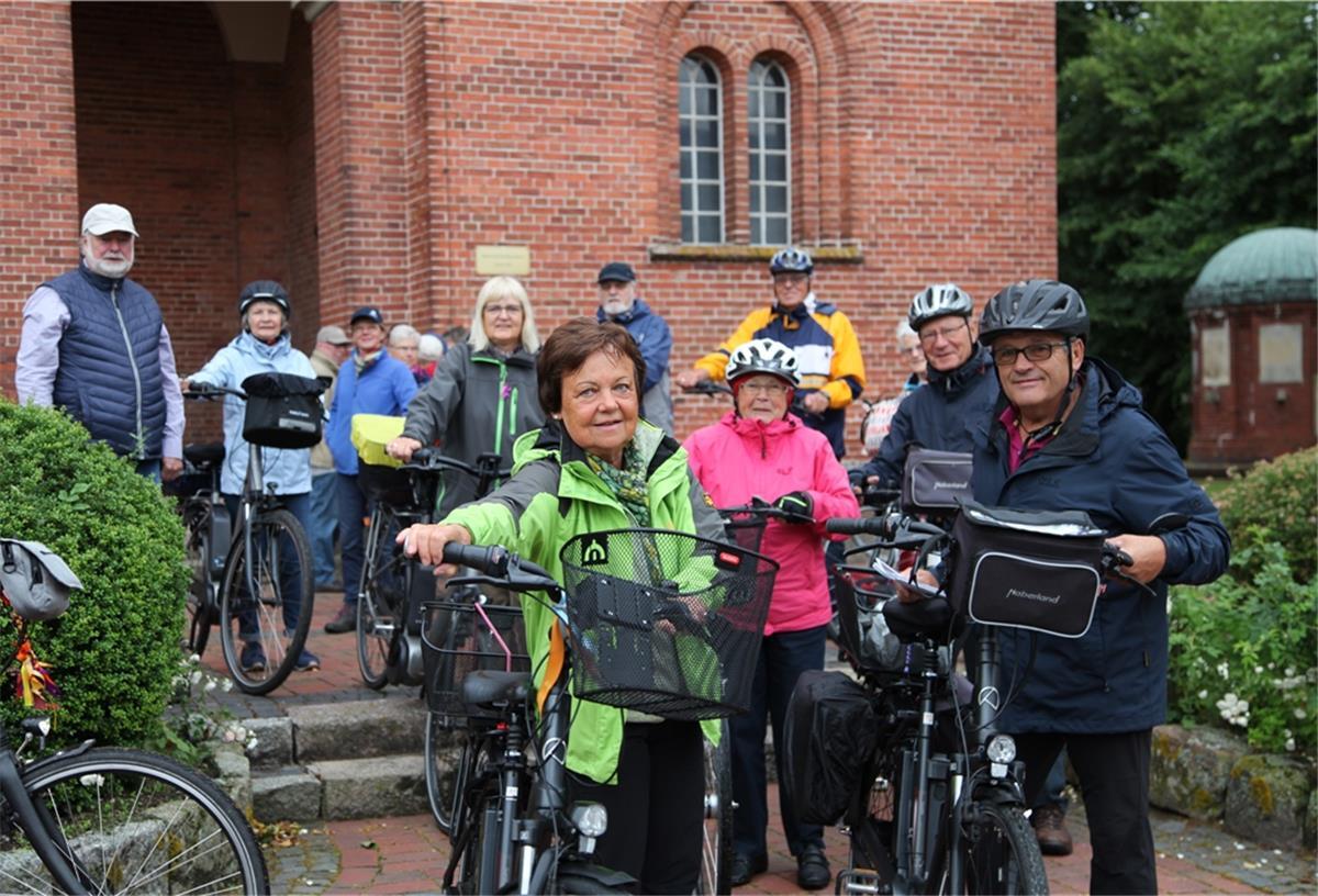 Kirche auf dem Rad: „Überrascht, wie viele dabei sind“ Rita und Nico Bullwinkel brechen am Sonntagmorgen von Beverstedt aus auf.