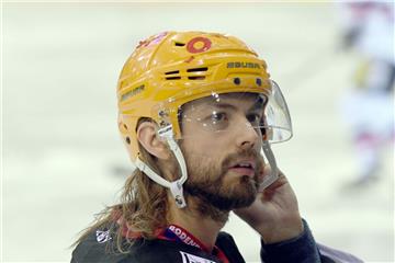 Rob Bordson mit einem nachdenklichen Blick zur Trainerbank.