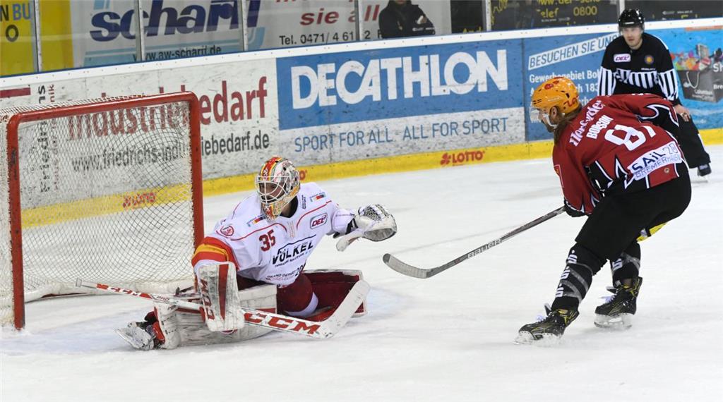 Rob Bordson scheitert mit seinem Penalty an Matthias Niederberger.