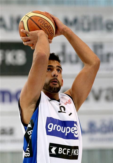 Robbie Sihota ist der neue Power Foward der Eisbären Bremerhaven. Foto Imago