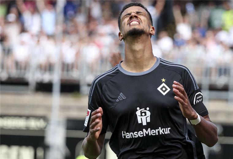Hamburger SV unter Druck: Stürmer Glatzel setzt auf Lerneffekt Robert Glatzel hofft darauf, dass es die Hamburger am Freitag in Osnabrück besser machen als zuletzt in Elversberg.