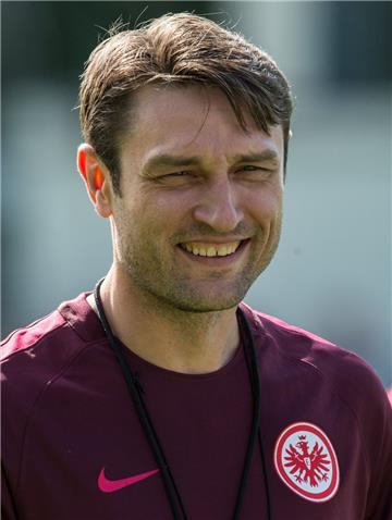 Robert Kovac ist als Co-Trainer von Eintracht Frankfurt noch gut in Form. Der Ex-Profi hat einen Dieb gestellt. 
