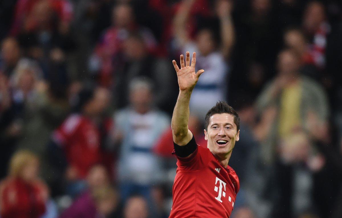 Robert Lewandowski erzielte gleich zwei der acht Treffer für Bayern München gegen den Hamburger SV.