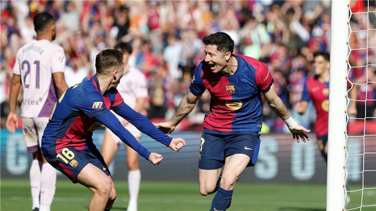 Robert Lewandowski und seine Kollegen vom FC Barcelona schießen gerade viele Tore.