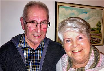 Robert und Annelene Niemeyer aus Surheide verbringen ihre Tage am liebsten in ihrem gemeinsamen Garten.