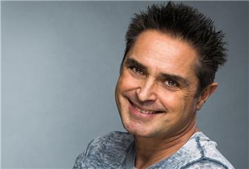 Roberto Capitoni tritt im Theater im Fischereihafen in Bremerhaven auf.