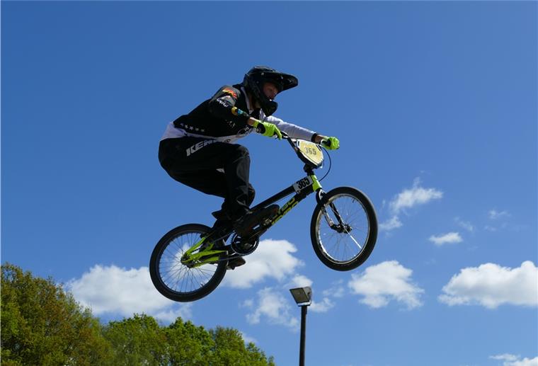 In Langen entsteht die neue BMX-Strecke des RSC Geestland Robin Böning vom RSC Geestland freut sich auf die neue Strecke in Langen. Böning war im vergangenen Jahr schon bei der BMX-Weltmeisterschaft in Belgien am Start.