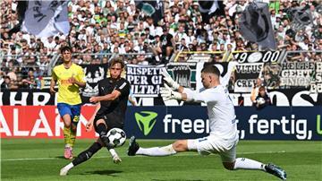 Robin Hack trifft für Gladbach.