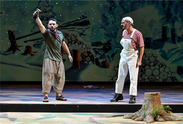 Bremerhaven: Robin Hood kommt ins Stadttheater Stadttheater: Robin Hood (Dominik Lindhorst-Apfelthaler, links ) kämpft mit seinem Kumpel Mitch (Peter Lindhorst) gegen die Abholzung des Regenwaldes.