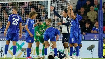 Rodrigo Bentancur knallte im Spiel der Tottenham Hotspur gegen Leicester City heftig mit einem Gegenspieler zusammen.